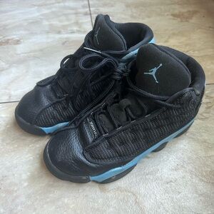 Kids Jordan 13’s. Size 1Y. In good condition.